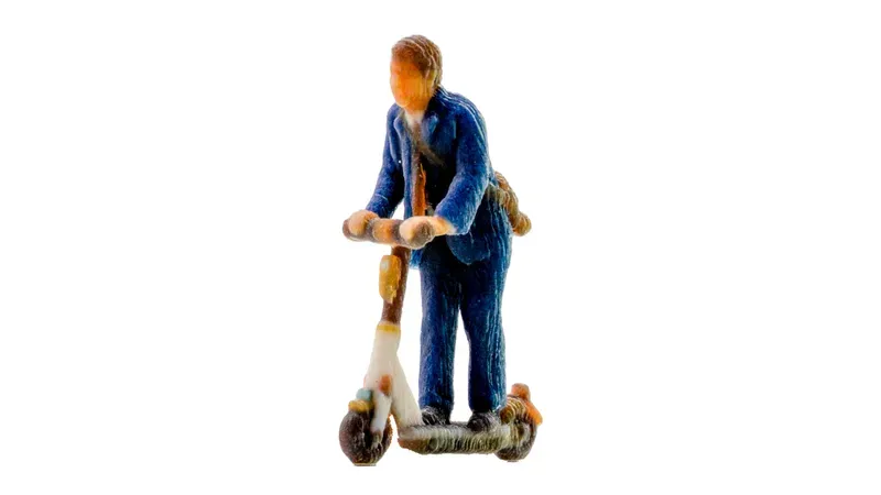 [NOC 10607] Noch : Homme sur trottinette électrique