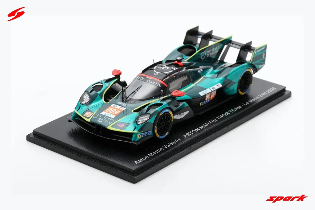 Spark : Aston Martin Valkyrie │ No.009 ASTON MARTIN THOR TEAM Le Mans 24H 2025 A. Riberas - M. Sorensen - R.De Angelis [1/43]