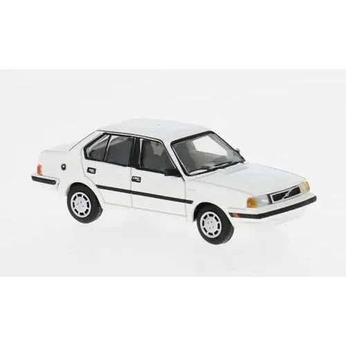 Premium Classix : Volvo 340 Blanche (1/87)