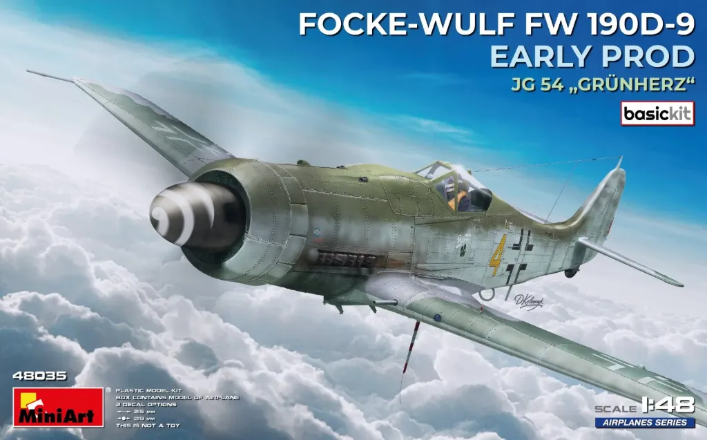 Miniart : Focke-Wulf FW190D-9 Early Production JG54 "Grunherz"
