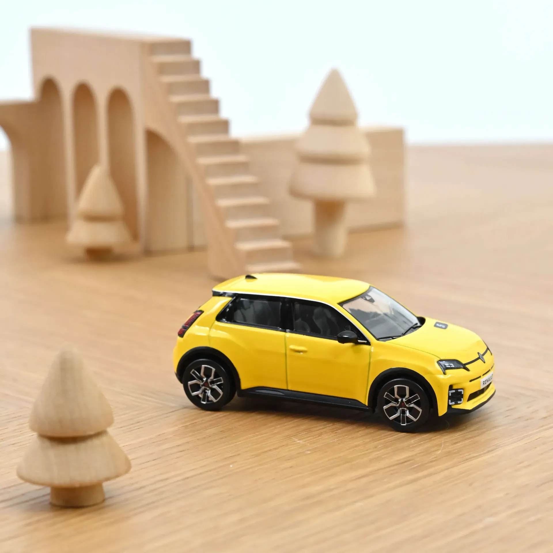 [NOR 510552] Norev : Renault 5 E-Tech 100% Électrique (2024) - Jaune Pop (1/43) │ Ref. 510552