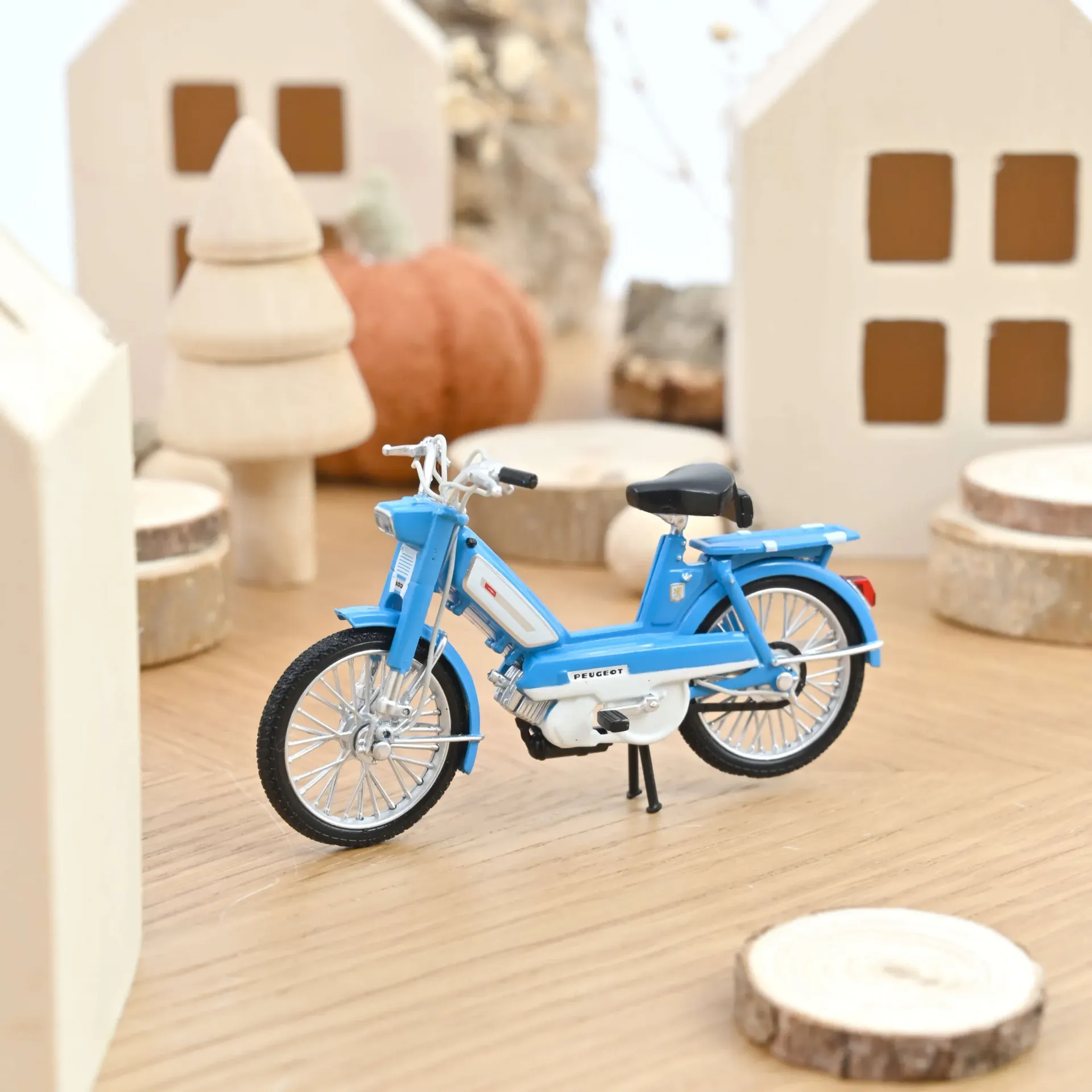 [NOR 182049] Norev: Peugeot 103 VS Bromfiets (1972) - Blauw (1/18) │ Ref. 182049