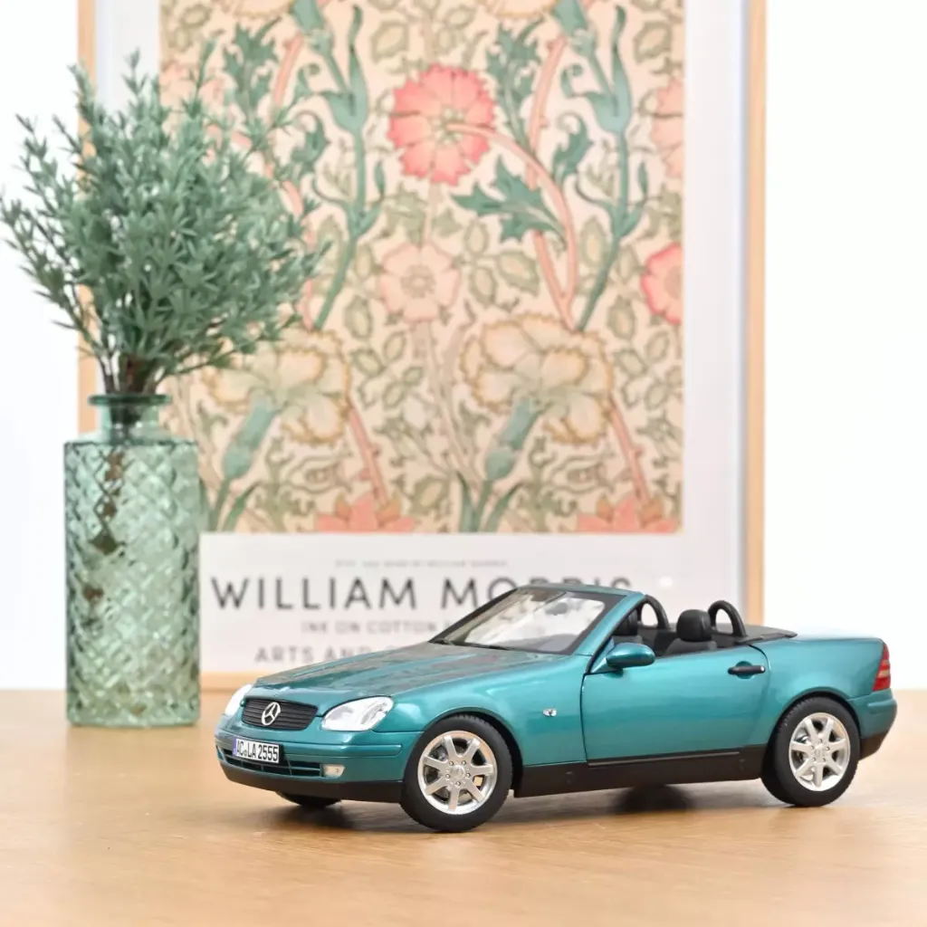 [NOR 183021] Norev: Mercedes-Benz SLK (R170) 1996 - Vivianit Groen / Vivianite Green Metallic (1/18) │ Ref. 183021