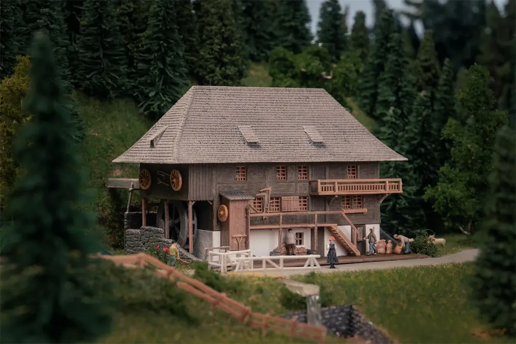 [FAL 232012] Faller: 232012 Jubileummodel Öhlermühle uit het Jostal Geanimeerd met 1 Figuur (N 1/160) │ Ref. 232012