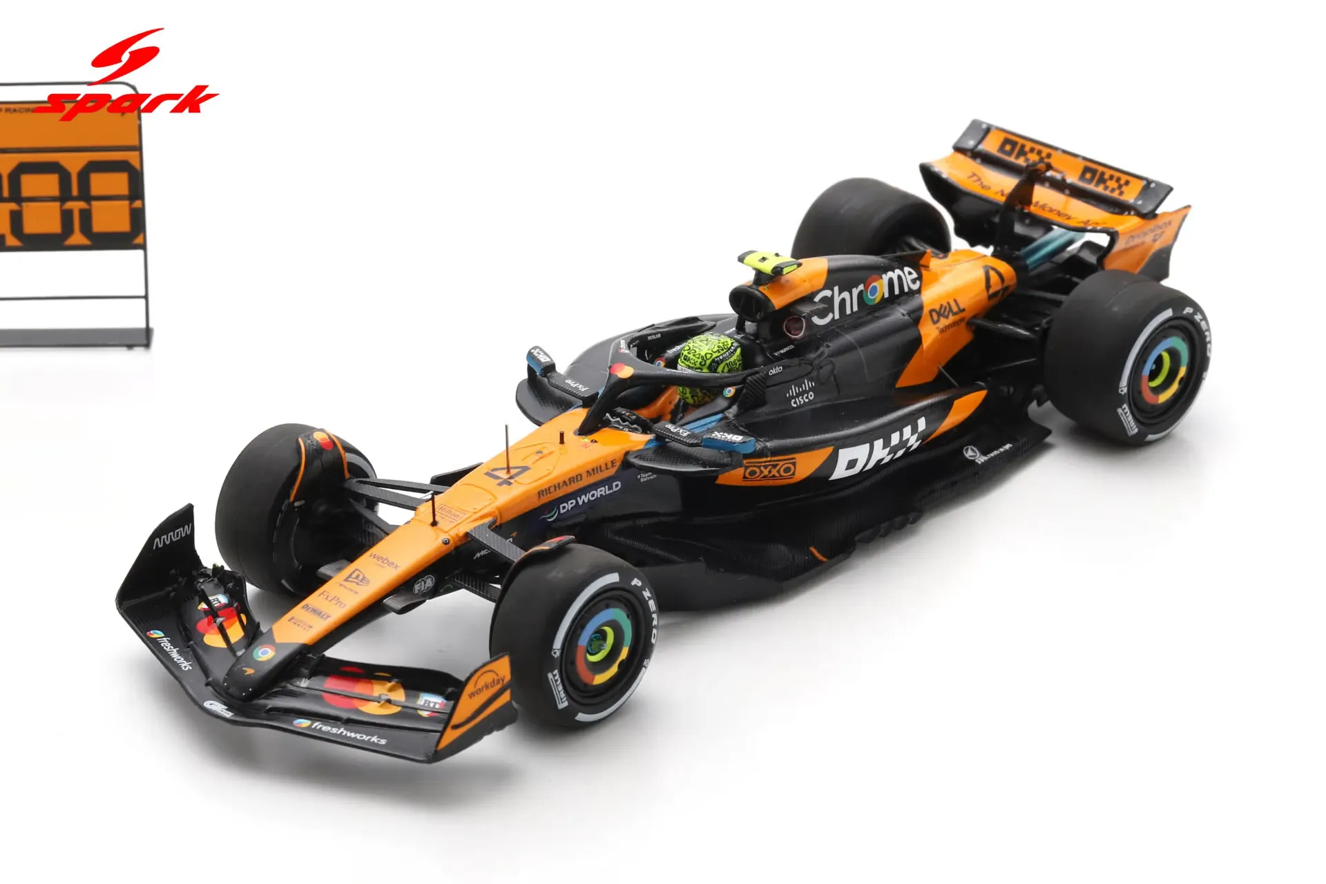 [SPK S9640] Spark : McLaren MCL39 No.4 McLaren Formula 1 Team Winner Hungarian GP 2025 Lando Norris - McLaren 200GP Wins (with pit board) (1/43)