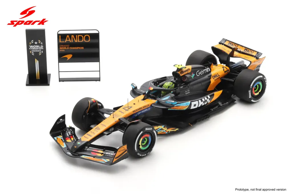 Spark : McLaren MCL39 No.4 3rd Abu Dhabi GP 2025 Lando Norris F1 Drivers' World Champion 2025 with pit board (1/18)