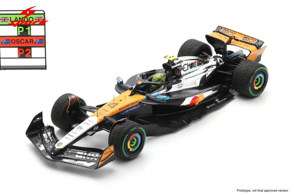 Spark : McLaren MCL39 No.4 McLaren Formula 1 Team Winner British GP 2025 Lando Norris With pit board (1/18)