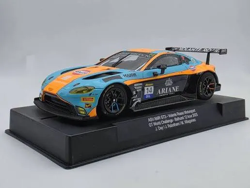 Sideways : Aston Martin Vantage GT3 Volante Rosso Motorsport n°