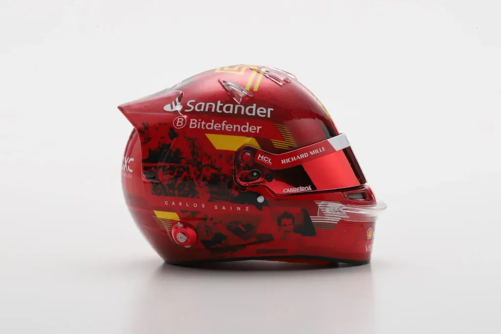 Looksmart : Casque cARLOS sAINZ 2024 (1/5)