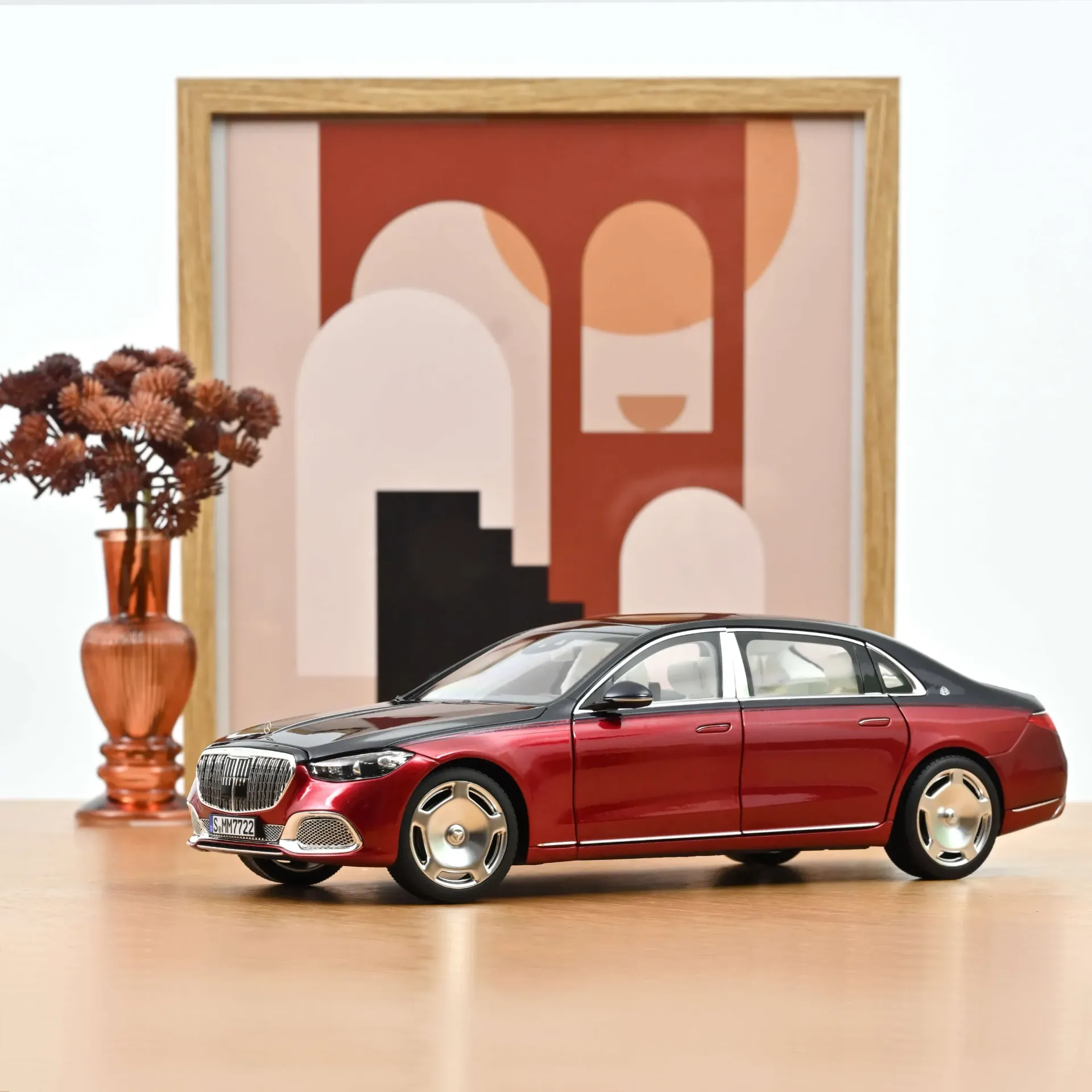 Norev : Mercedes-Maybach S 680 4MATIC 2021 Bleu Nautical/Rouge Patagonia (1/18)