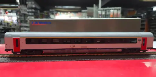 [LSM 93052] Lsmodels : Voiture I11 A SNCB-NMBS"Blanc Portes Rouges "