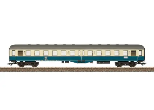 [TRX 23167] Trix : Voiture Bymb 421 2° classe avec éclairage  